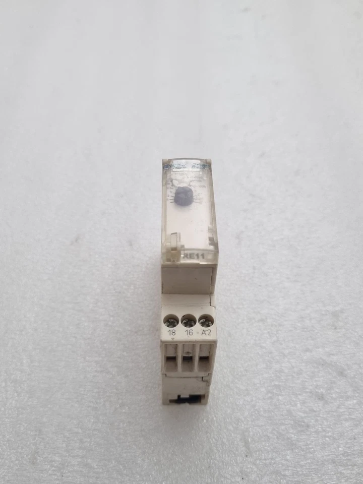 SCHNEIDER TELEMECANIQUE RE11 RA MU 0,1s-100h MODULE (USED) Fast Ship